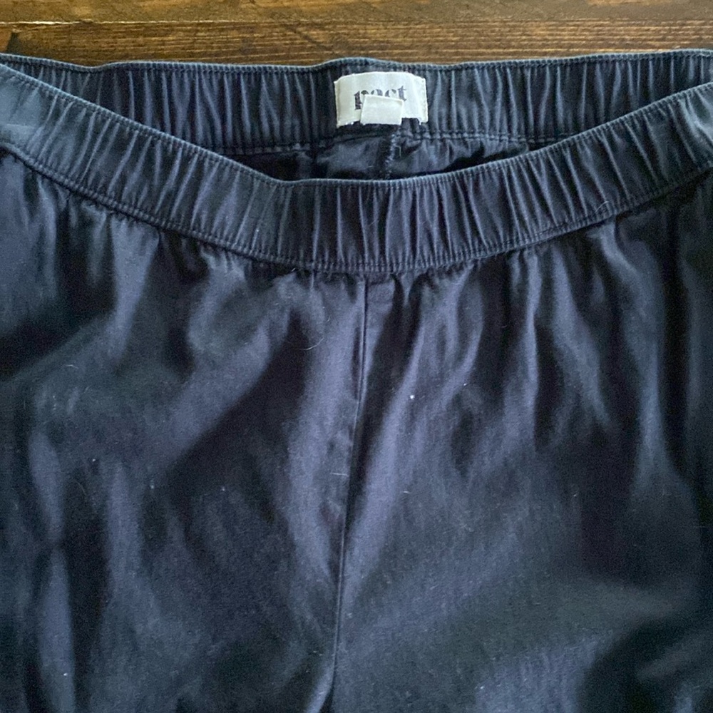 Pact brand cotton twill ankle pant, large. Excellent condition